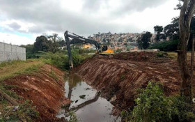 Guarulhos segue com as a&ccedil;&otilde;es de desassoreamento de c&oacute;rrego