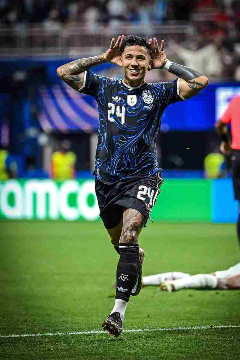 Inglaterra se acovarda, leva a virada e Argentina vai &agrave; final&iacute;ssima