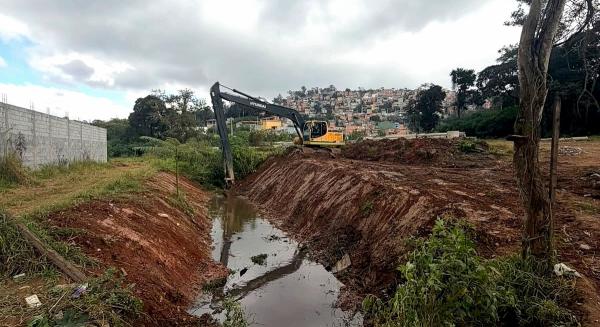 Guarulhos segue com as a&ccedil;&otilde;es de desassoreamento de c&oacute;rrego