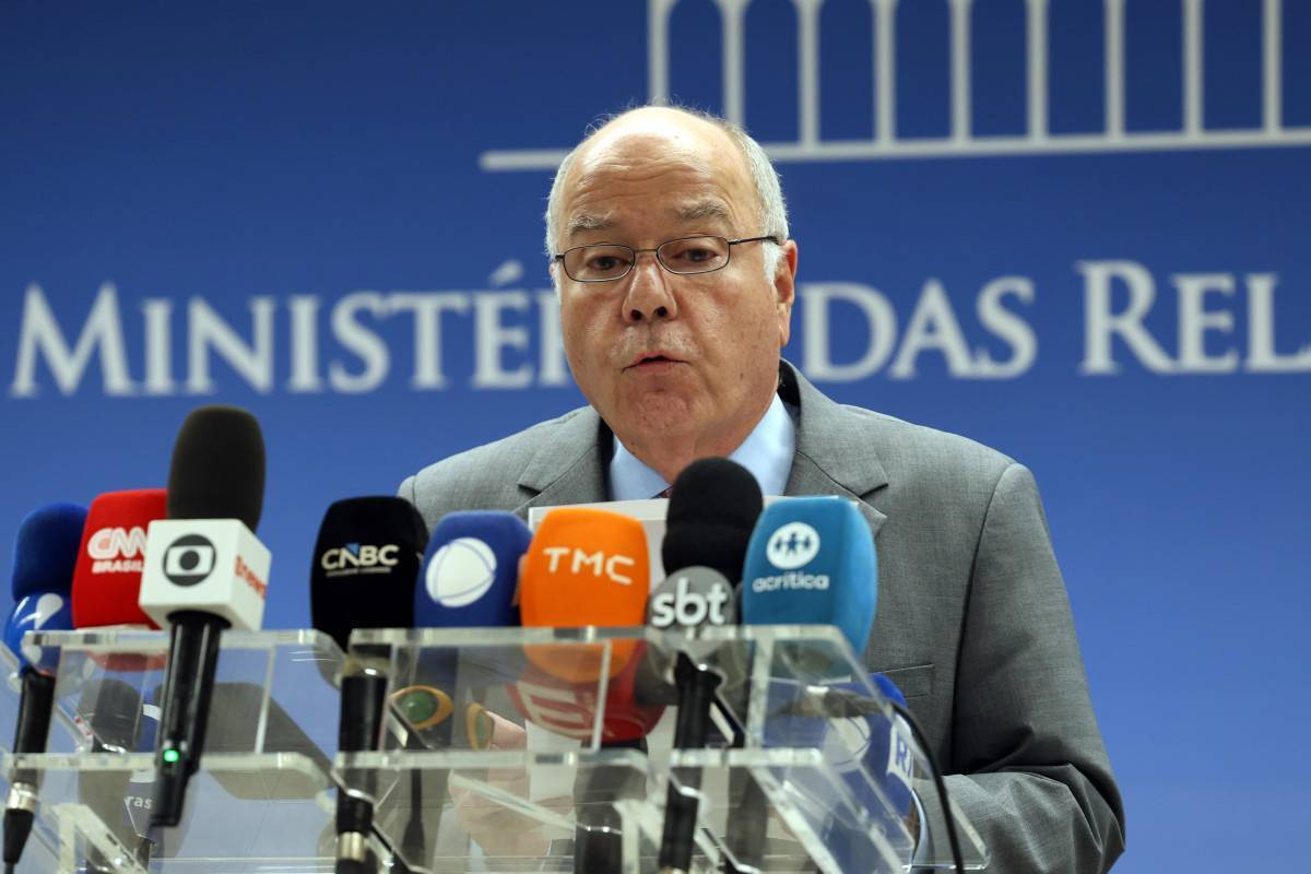 Vieira descarta quest&atilde;o ideol&oacute;gica no rebaixamento de rela&ccedil;&otilde;es com a Argentina