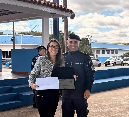 Promotora de Valen&ccedil;a &eacute; homenageada
