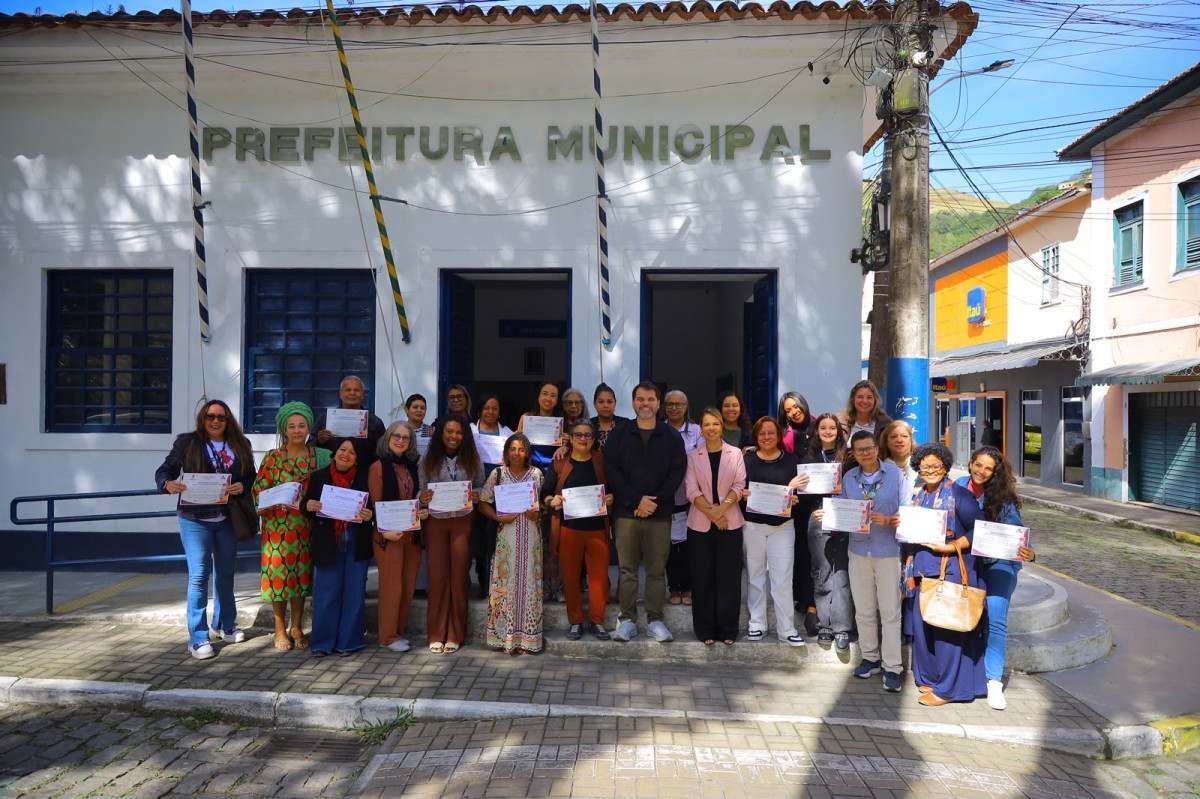 Prefeito Luiz Cl&aacute;udio Ribeiro empossa novas conselheiras do CODIMM