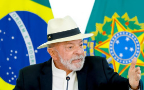 Lula espera posi&ccedil;&atilde;o de Trump sobre tarifa: "N&atilde;o vai enganar o Brasil"