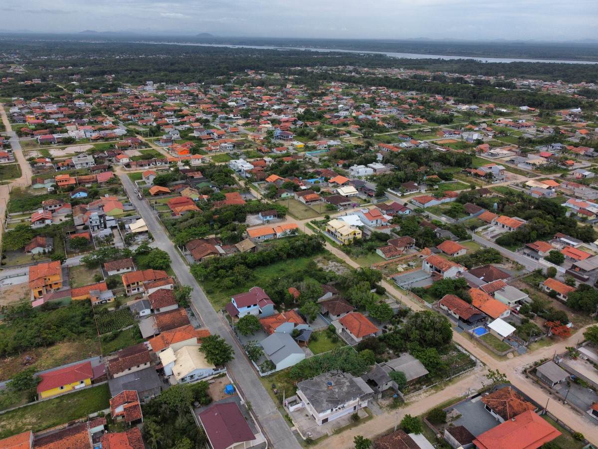 Plano busca resolver conflito fundi&aacute;rio no litoral de SC