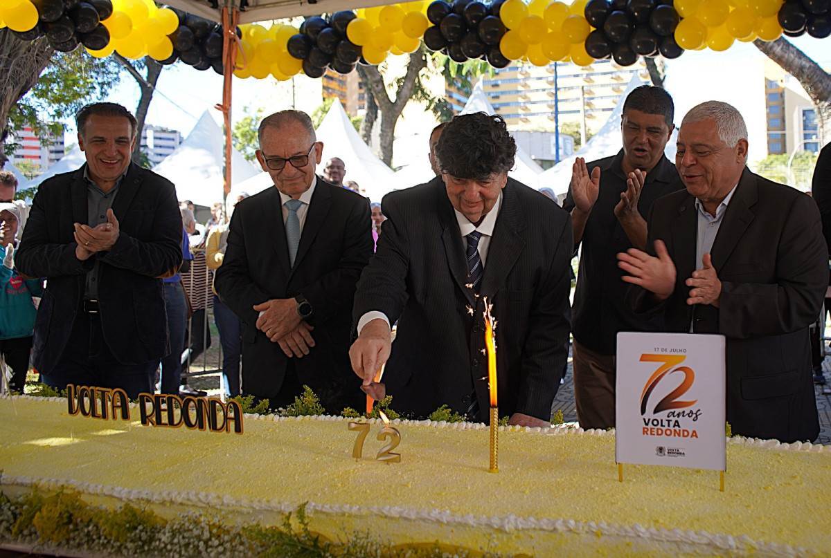 Os 72 anos da Cidade do A&ccedil;o celebrados em grande estilo