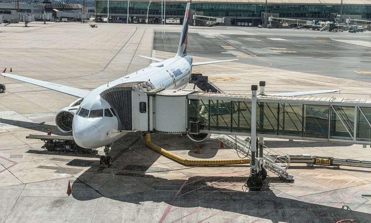 Anac alerta para risco de trote com &oacute;leo de avi&atilde;o ap&oacute;s morte de piloto