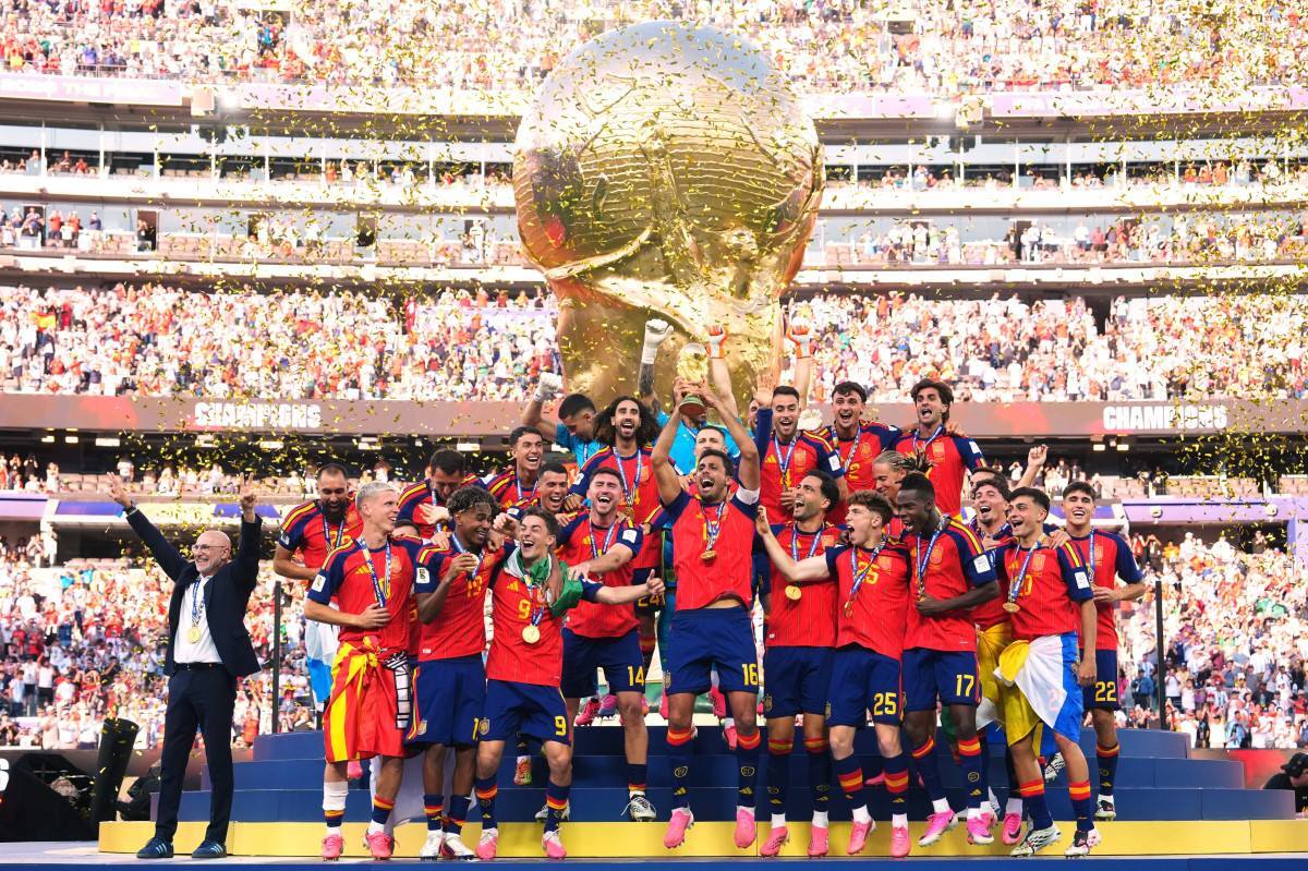 Espanha domina a Argentina e conquista o mundo novamente