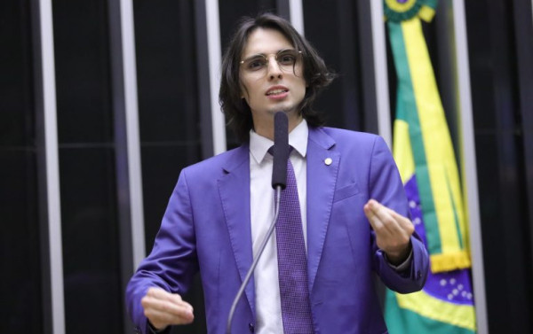 Projeto de Lei na C&acirc;mara cria pol&iacute;tica para monitorar frota de ve&iacute;culos da Uni&atilde;o