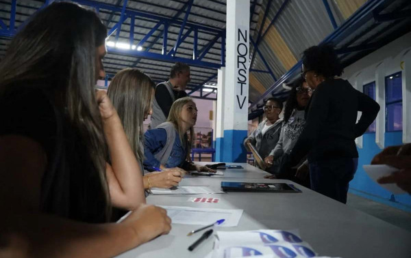 Hortol&acirc;ndia entrega 156 t&iacute;tulos fundi&aacute;rios