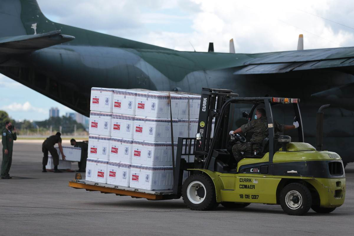 Brasil envia 4,5 toneladas de vacinas em apoio &agrave; Venezuela