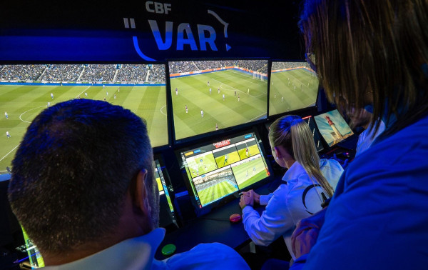 Impedimento semiautom&aacute;tico tem cinco checagens em estreia no Brasileir&atilde;o 2026