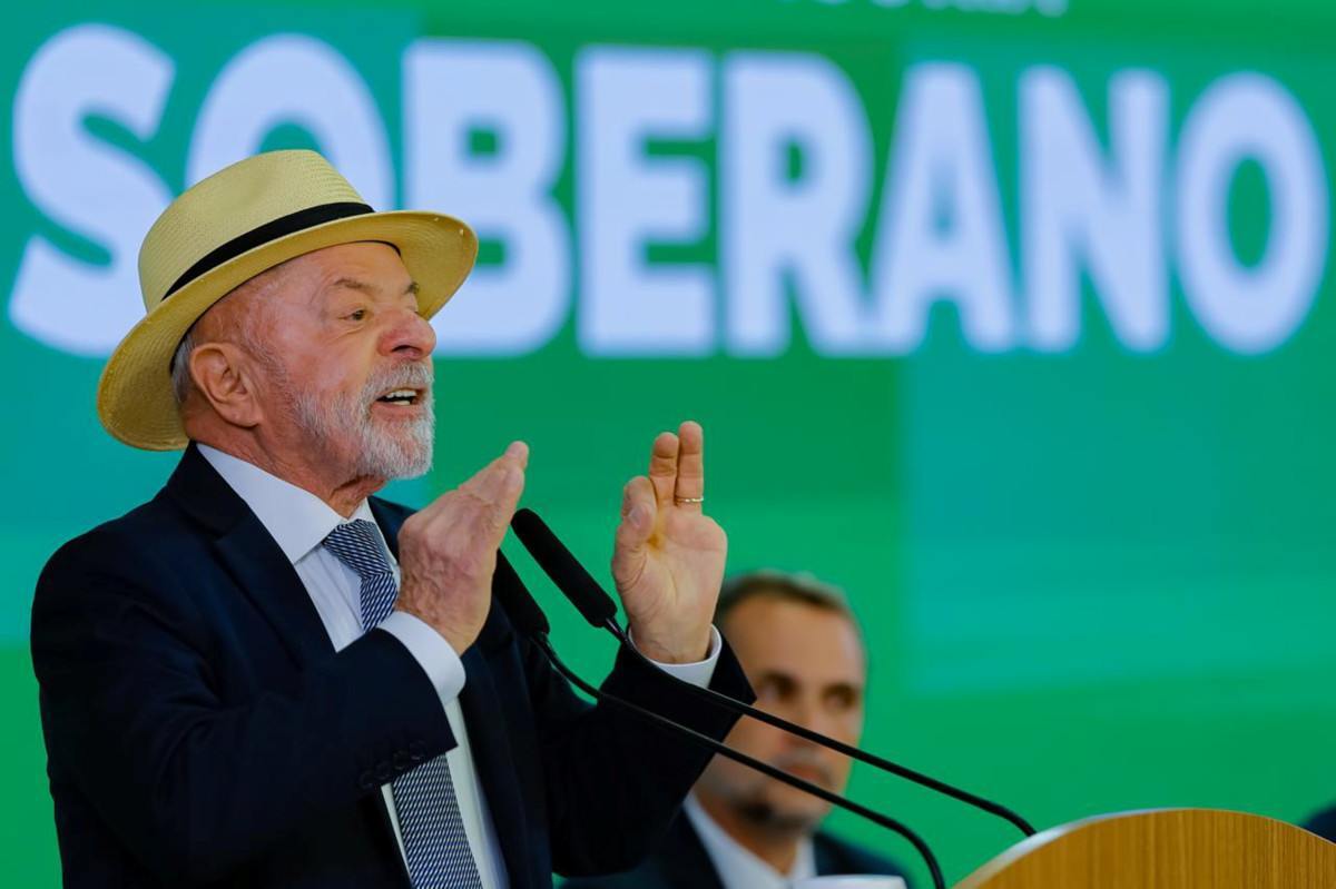 Lula anuncia cr&eacute;dito de R$ 18,5 bi para empresas tarifadas pelos EUA