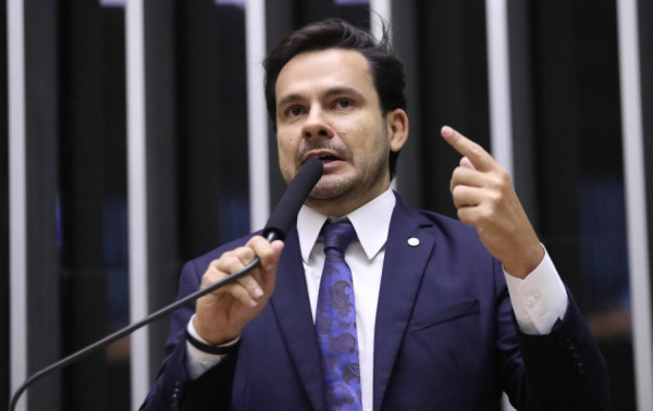 Projeto cria pol&iacute;tica de sa&uacute;de mental para servidores da educa&ccedil;&atilde;o p&uacute;blica