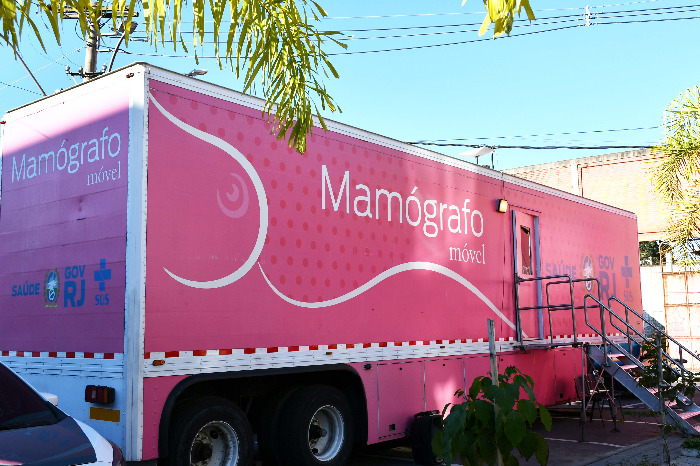 Carreta Rosa inicia atendimentos e reduz fila por exames