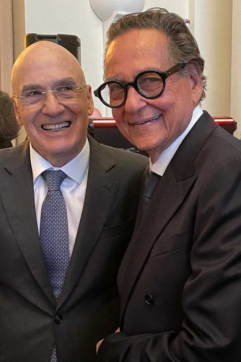 Antonio Florencio de Queiroz, presidente da Fecomércio RJ, com o conselheiro do TCMRio, Nestor Rocha, durante a solenidade de posse da diretora