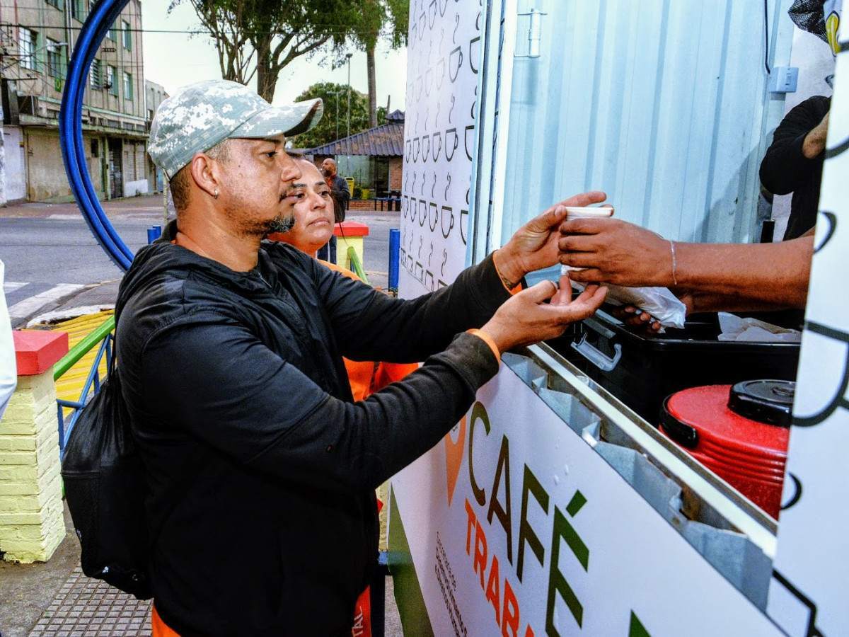 Caf&eacute; do Trabalhador amplia atendimento e chega a novo endere&ccedil;o no Retiro