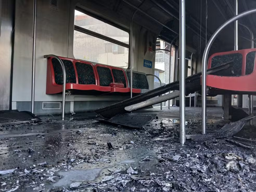 Explos&atilde;o em trem da Linha 12 agrava crise da Trivia Trens em SP