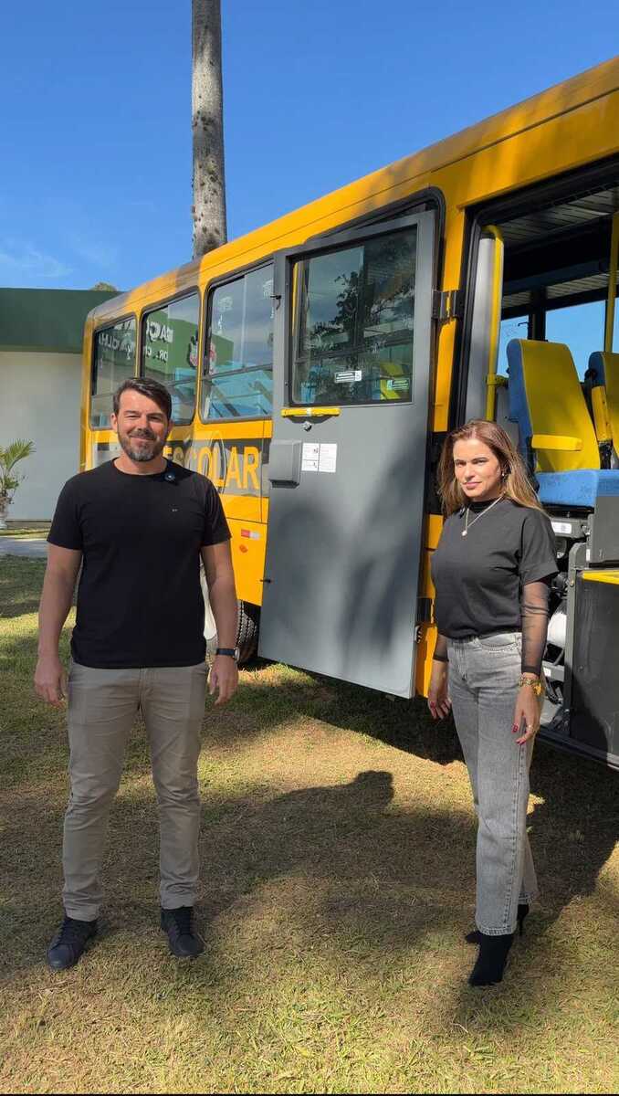 Rio Claro recebe um novo &ocirc;nibus para refor&ccedil;ar o transporte escolar