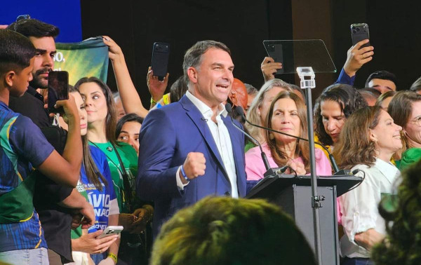 PSD e PL: a direta se apresenta, sistema e antissistema