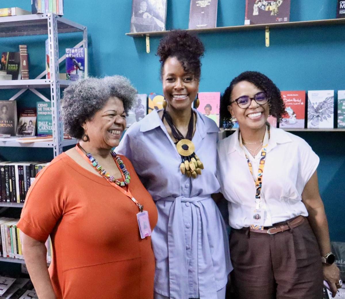 Nova biblioteca para as comunidades