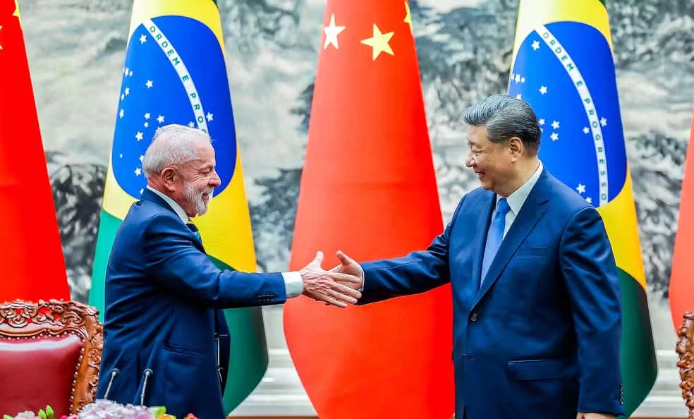 Xi Jinping declara apoio ao Brasil e rejeita interfer&ecirc;ncia externa