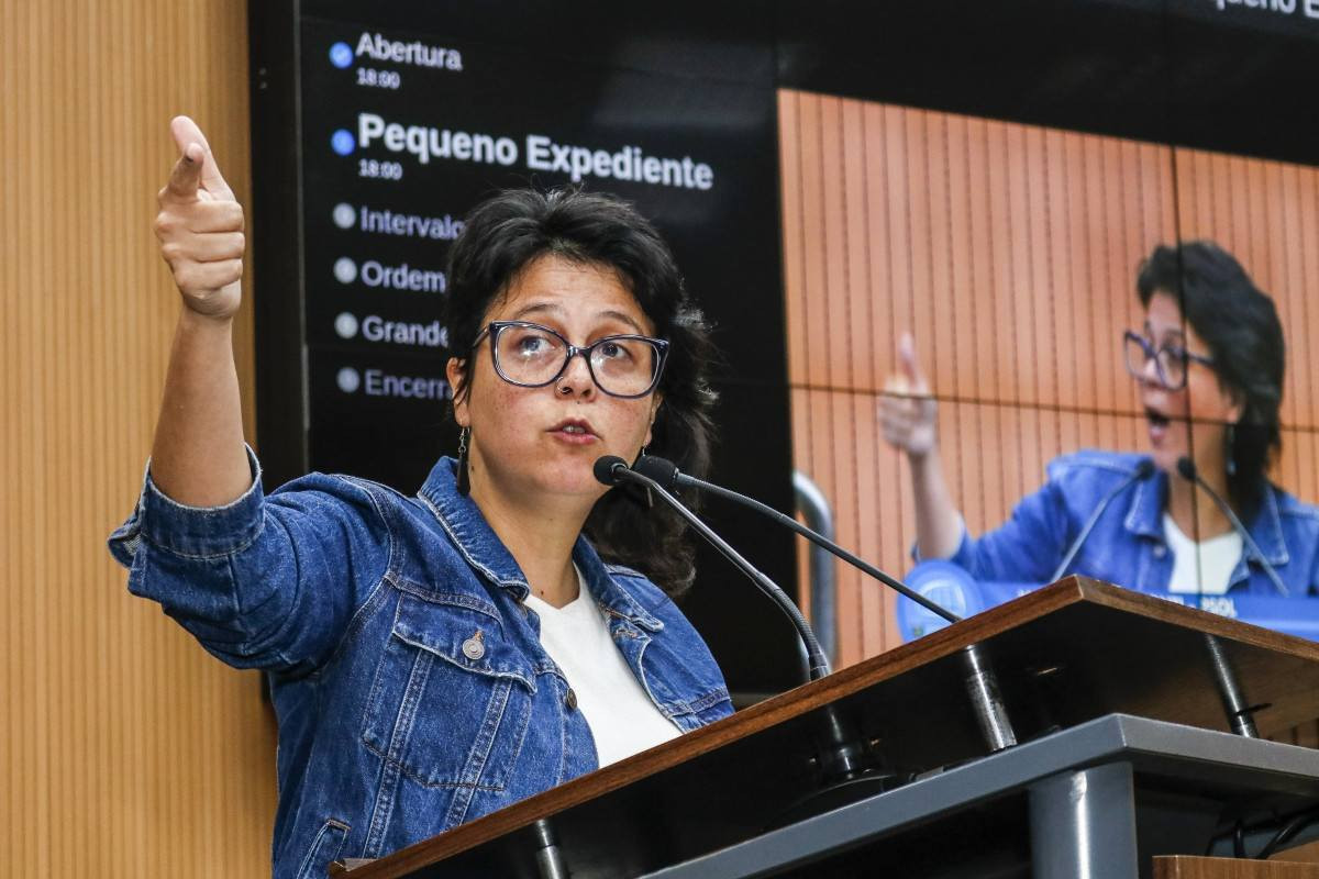 PL de Mariana Conti pro&iacute;be publicidade de bets em espa&ccedil;os p&uacute;blicos