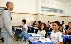 Profissionais da Educa&ccedil;&atilde;o de Angra ter&atilde;o pacote de internet ampliado para 100 GB