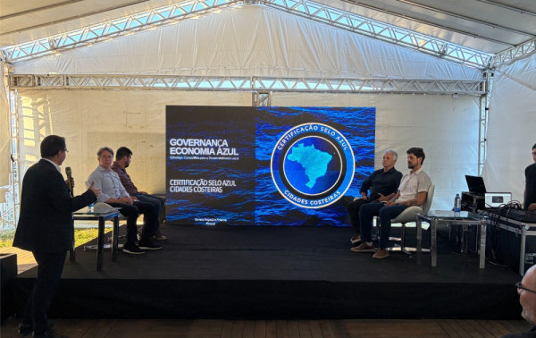 Maca&eacute; inicia processo para ter Selo Azul Cidades Costeiras