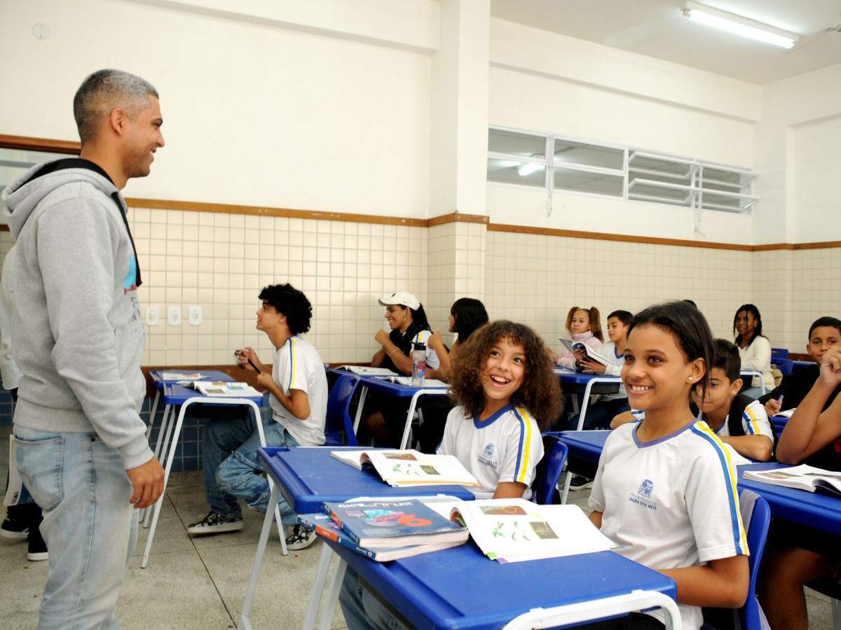 Profissionais da Educa&ccedil;&atilde;o de Angra ter&atilde;o pacote de internet ampliado para 100 GB