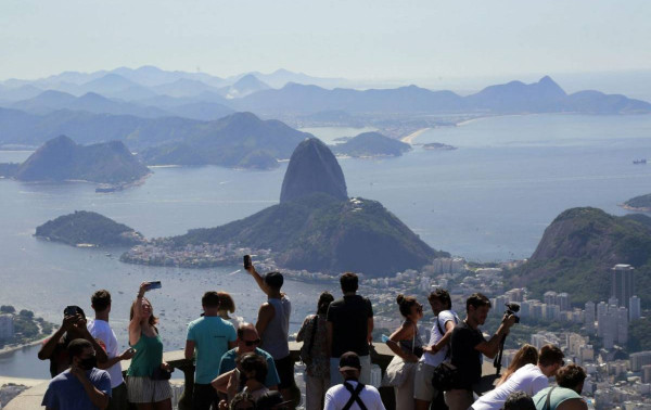 Turismo injeta R$ 17,2 bilh&otilde;es na economia do munic&iacute;pio em 2026