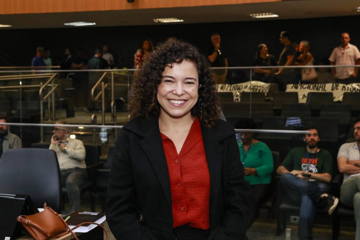 Vereadora Fernanda Souto comemora decis&atilde;o do STF que obriga prefeitura a acolher animais