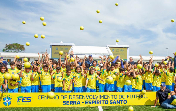 Centro de Desenvolvimento  do Futebol Geovani Silva &eacute; inaugurado no Esp&iacute;rito Santo
