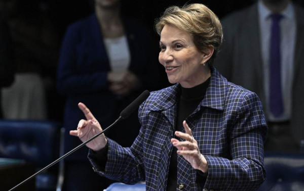 Tereza Cristina volta &agrave;s negocia&ccedil;&otilde;es para ser vice de Fl&aacute;vio