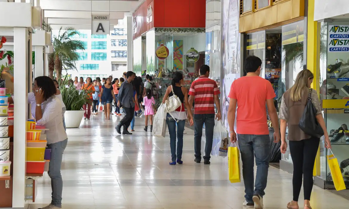 Roupas lideram presentes do Dia dos Pais em Mato Grosso