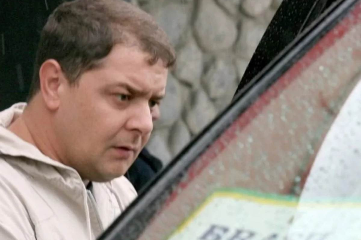 Advogado diz que Lulinha voltar&aacute; ao Brasil assim que for chamado pela Justi&ccedil;a