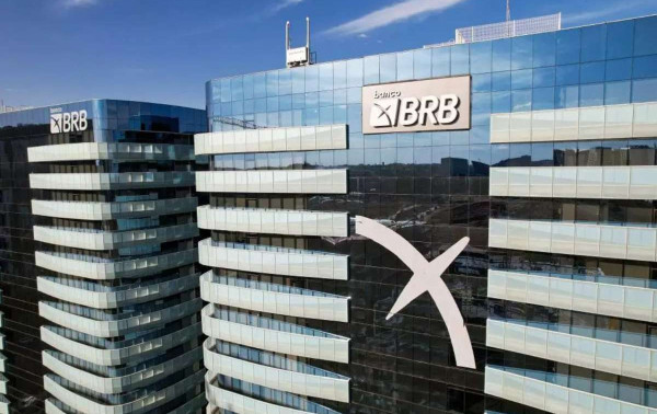 BRB discute a ado&ccedil;&atilde;o de medidas judiciais contra ex‑gestores