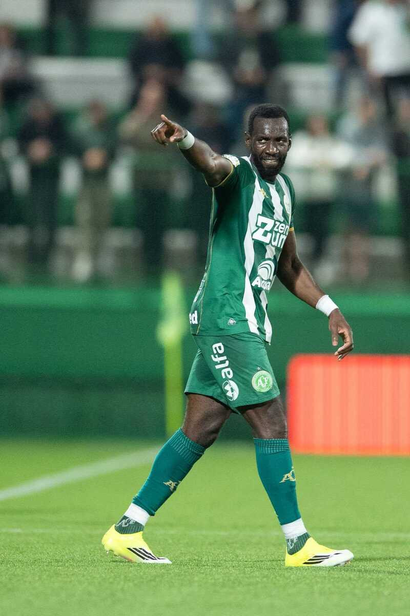 Bolasie est&aacute; fora do jogo de volta da Copa do Brasil por les&atilde;o incomum