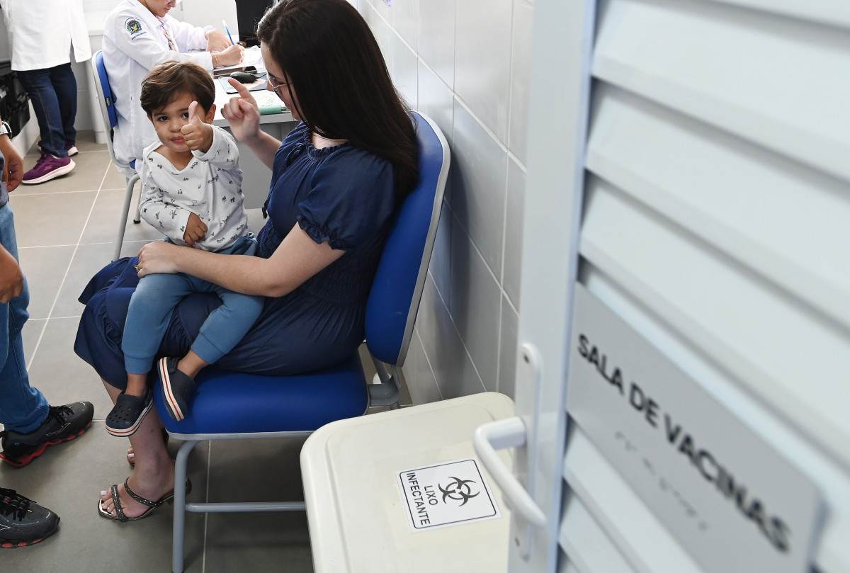 Sa&uacute;de inclui segunda dose de refor&ccedil;o da vacina contra a p&oacute;lio no calend&aacute;rio de rotina, aos 4 anos