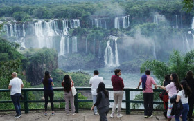 Brasil avan&ccedil;a entre os pa&iacute;ses que mais crescem no turismo