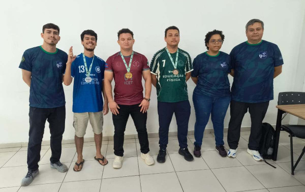 Competi&ccedil;&atilde;o universit&aacute;ria define campe&otilde;es no tabuleiro