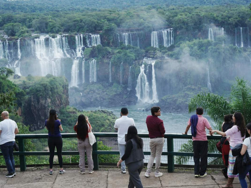 Brasil avan&ccedil;a entre os pa&iacute;ses que mais crescem no turismo