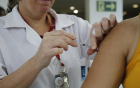 Empresas devem facilitar vacina&ccedil;&atilde;o contra o sarampo