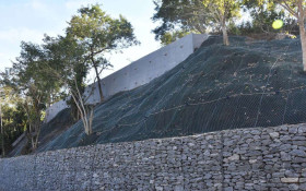 Prefeitura avan&ccedil;a com obras de conten&ccedil;&atilde;o em tr&ecirc;s pontos do 3&ordm; distrito de Angra