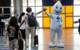 Rio inicia vacina&ccedil;&atilde;o contra sarampo em aeroportos e rodovi&aacute;ria