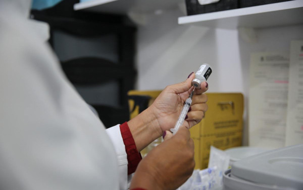 Campanha de vacina&ccedil;&atilde;o tem in&iacute;cio em Duque de Caxias