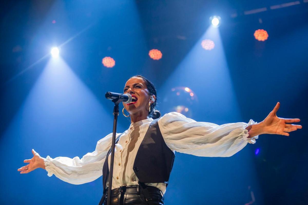 Cantora Alegria apresenta tributo &agrave; banda Sade no Dolores Club