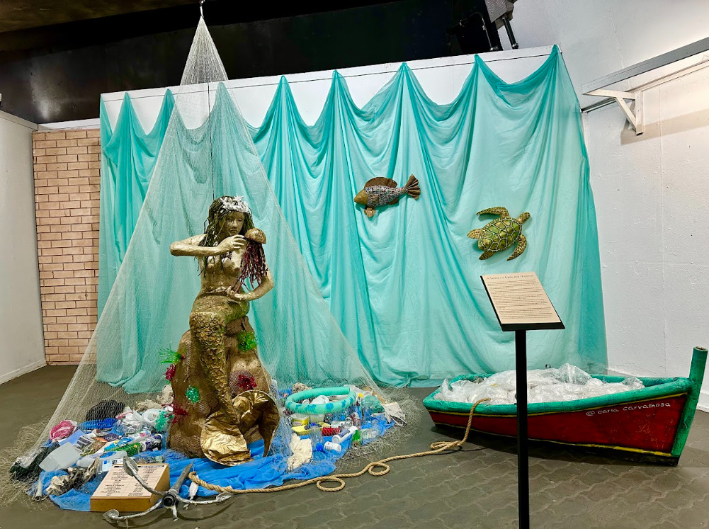 Exposi&ccedil;&atilde;o gratuita na G&aacute;vea re&uacute;ne arte sustent&aacute;vel e alerta ambiental