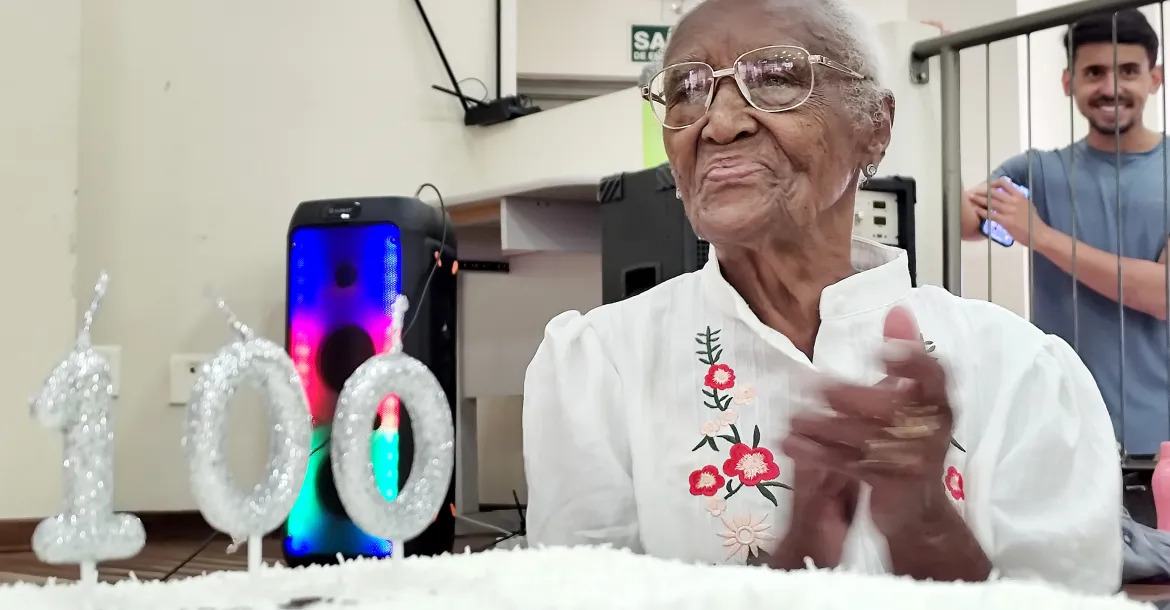 PR: participante de projeto celebra 100 anos