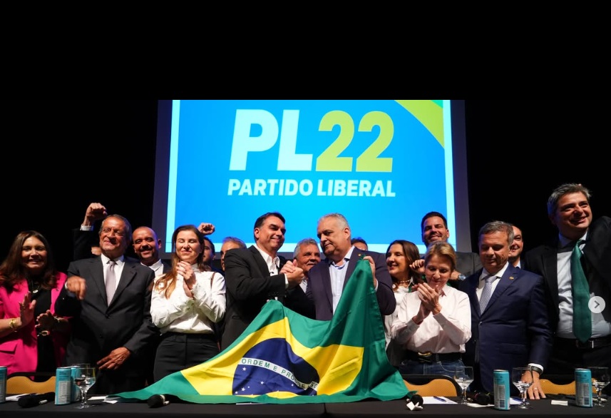 Gaspar na vice de Fl&aacute;vio &eacute; aposta na crise do INSS sobre Lula