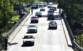 Prefeitura de Angra inicia obras da passarela met&aacute;lica na ponte sobre o Rio Bracu&iacute;